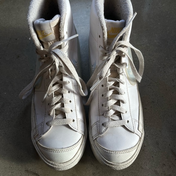 Nike blazers! Size 6. - Picture 5 of 5